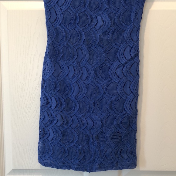 Nightcap Deep V Lace Dress - Picture 5 of 8